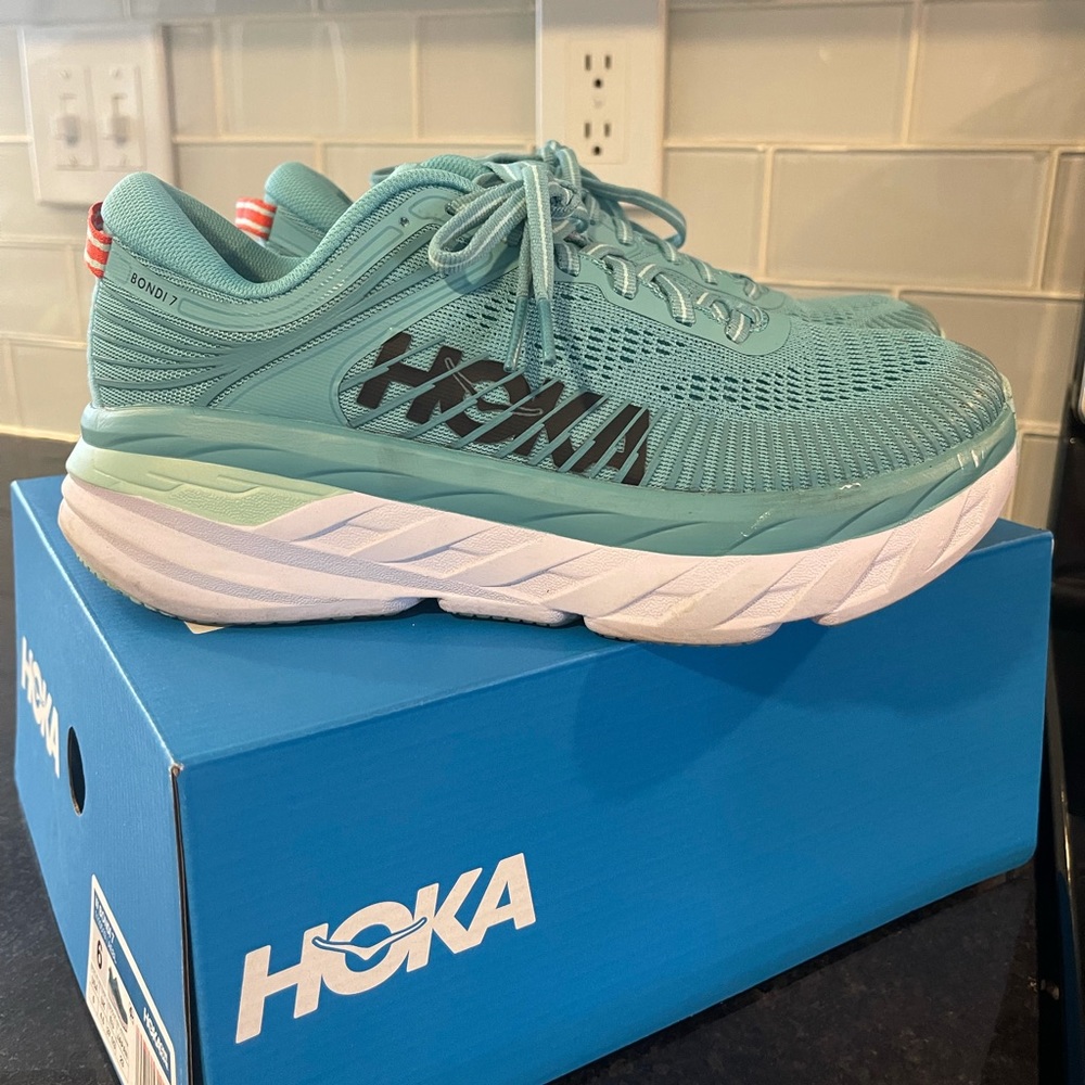 Hoka Bondi